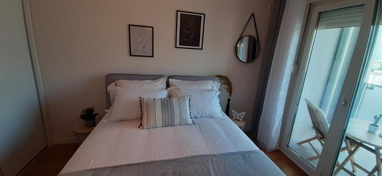 Lux Apartment Portovista Bar Ngoại thất bức ảnh